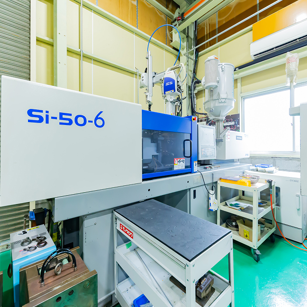 50tTOYO電動成形機